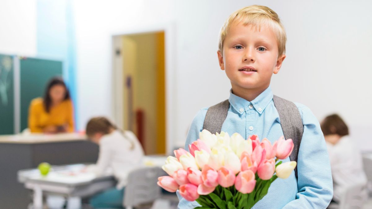 Стоит ли дарить цветы учителям на 1 сентября Стоит ли дарить цветы учителям на 1 сентября