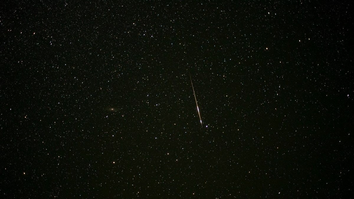 Яскраво-зелений метеор осяяв небо кількох штатів у США Яскраво-зелений метеор осяяв небо кількох штатів у США