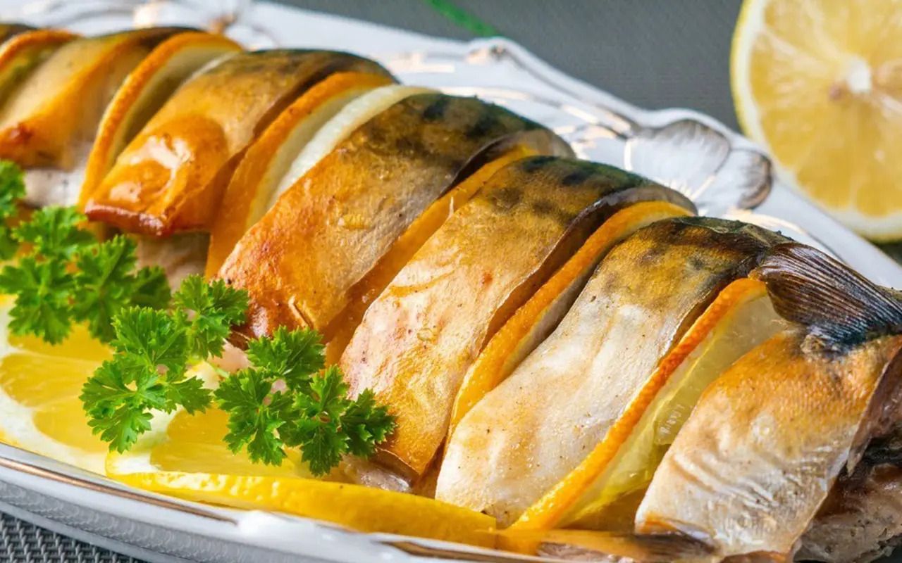 Как вкусно запечь скумбрию Как вкусно запечь скумбрию