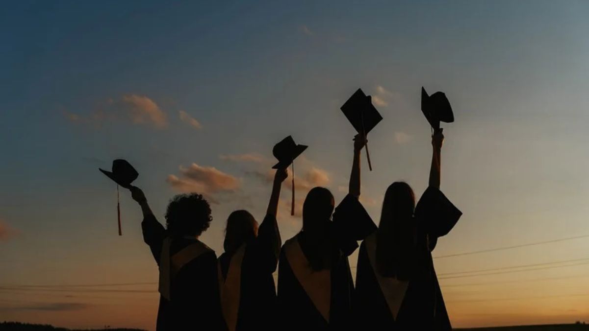 Поздравления выпускникам Поздравления выпускникам