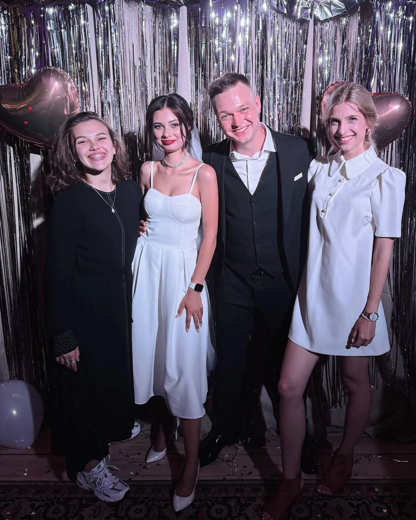 Горовець з гостями весілля Горовець з гостями весілля