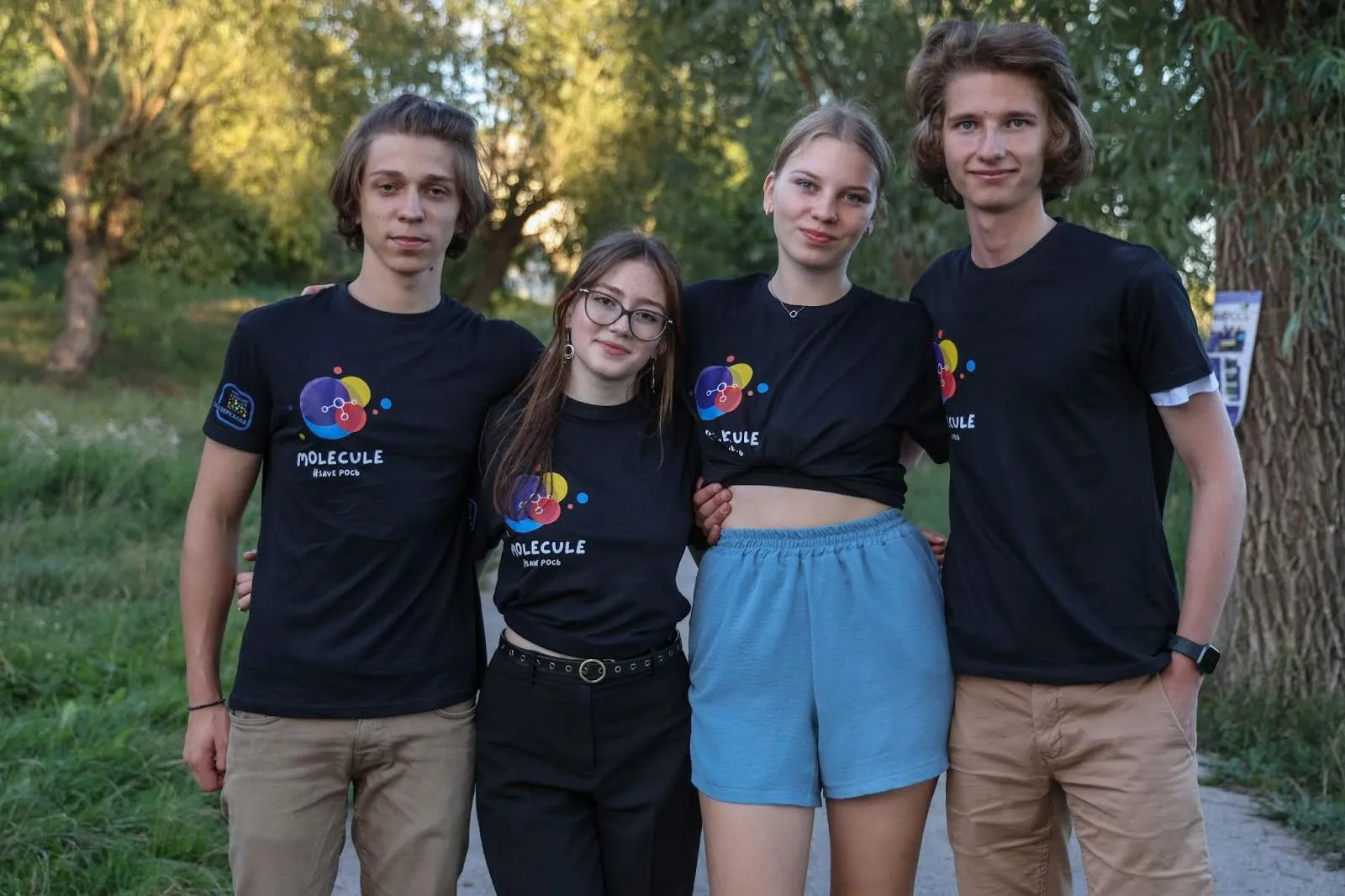 Команда UPSHIFT из Белой Церкви организовала в своем обществе толоку, чтобы убрать мусор на берегах реки Рось Команда UPSHIFT из Белой Церкви организовала в своем обществе толоку, чтобы убрать мусор на берегах реки Рось