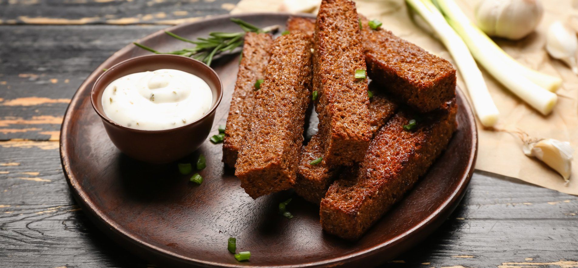 Сухарики к пиву - приготовьте с чесноком - пошаговый рецепт - Новости Вкусно Сухарики к пиву - приготовьте с чесноком - пошаговый рецепт - Новости Вкусно