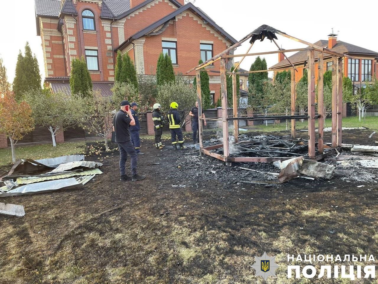 Поліція показала наслідки удару "Шахедами" по Києву Поліція показала наслідки удару "Шахедами" по Києву