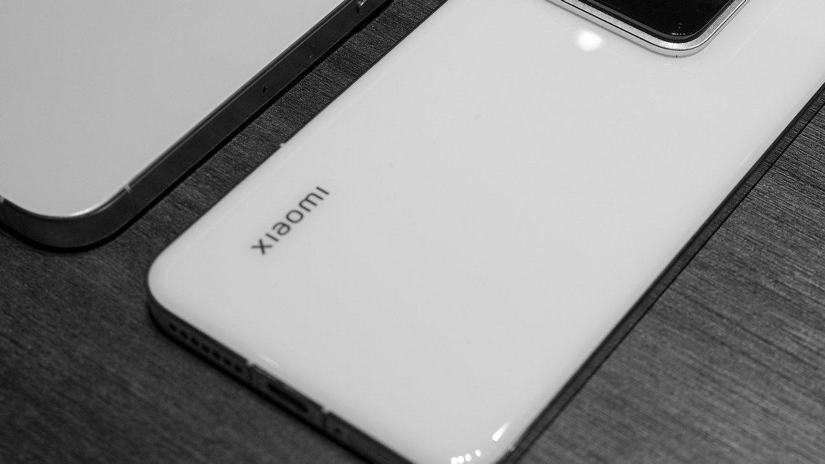 Xiaomi розробляє смартфон без кнопок і з камерою під екраном Xiaomi розробляє смартфон без кнопок і з камерою під екраном