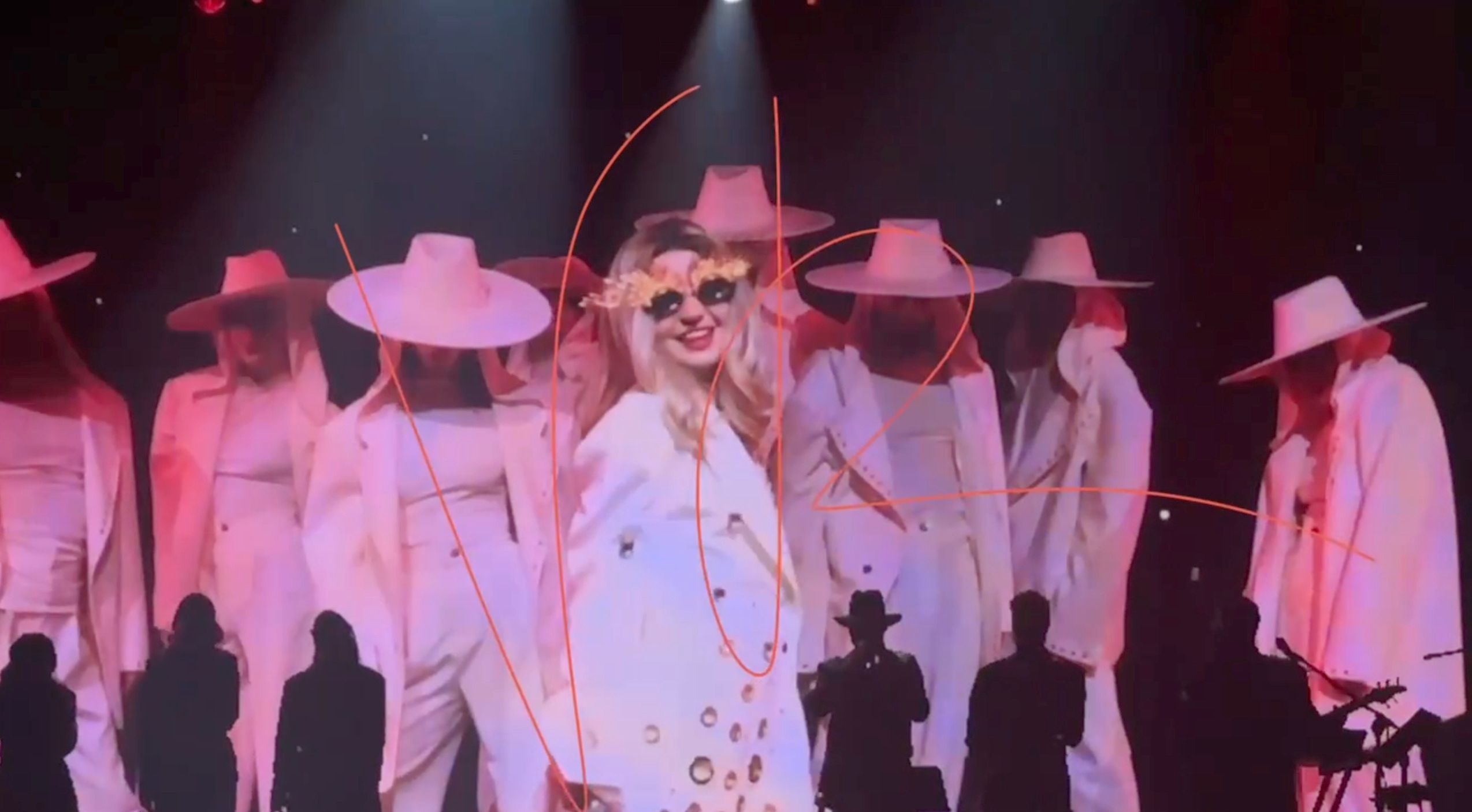 Полный "Дворец спорта": как прошел дебютный сольный концерт Klavdia Petrivna, где она сняла маску - Show24 Полный "Дворец спорта": как прошел дебютный сольный концерт Klavdia Petrivna, где она сняла маску - Show24