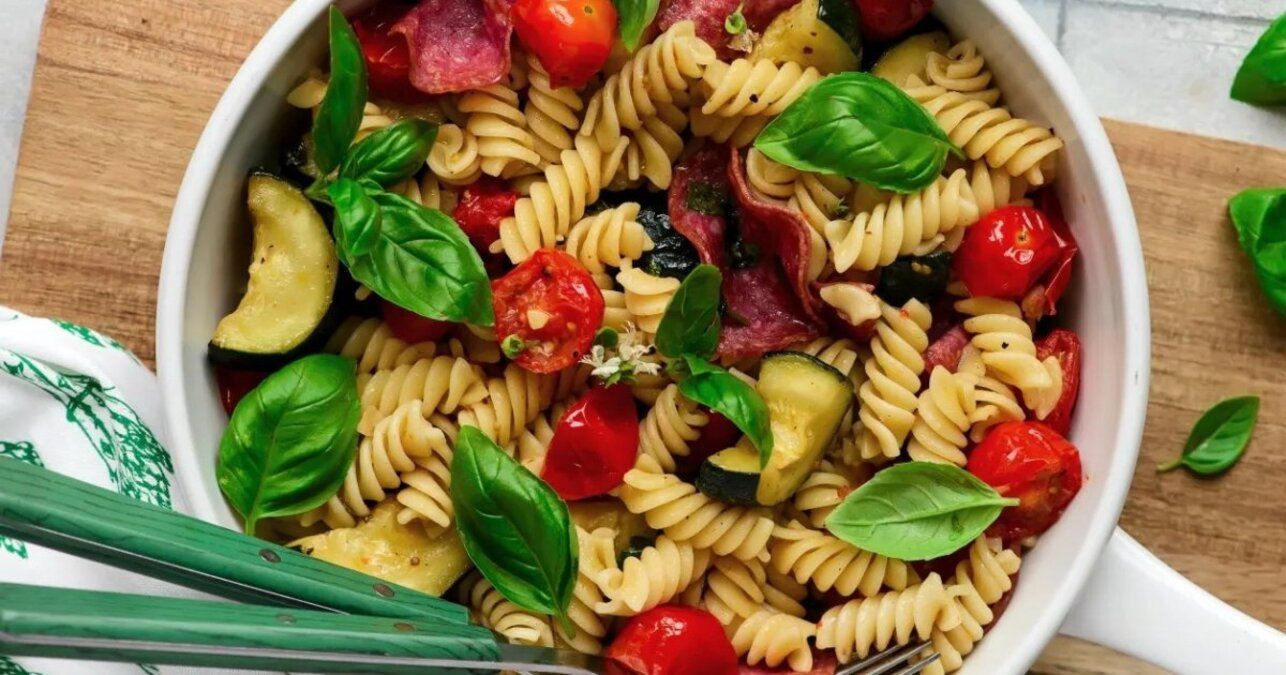 Салат с макаронами и болгарским перцем - приготовьте быстро - пошаговый рецепт - Новости Вкусно Салат с макаронами и болгарским перцем - приготовьте быстро - пошаговый рецепт - Новости Вкусно