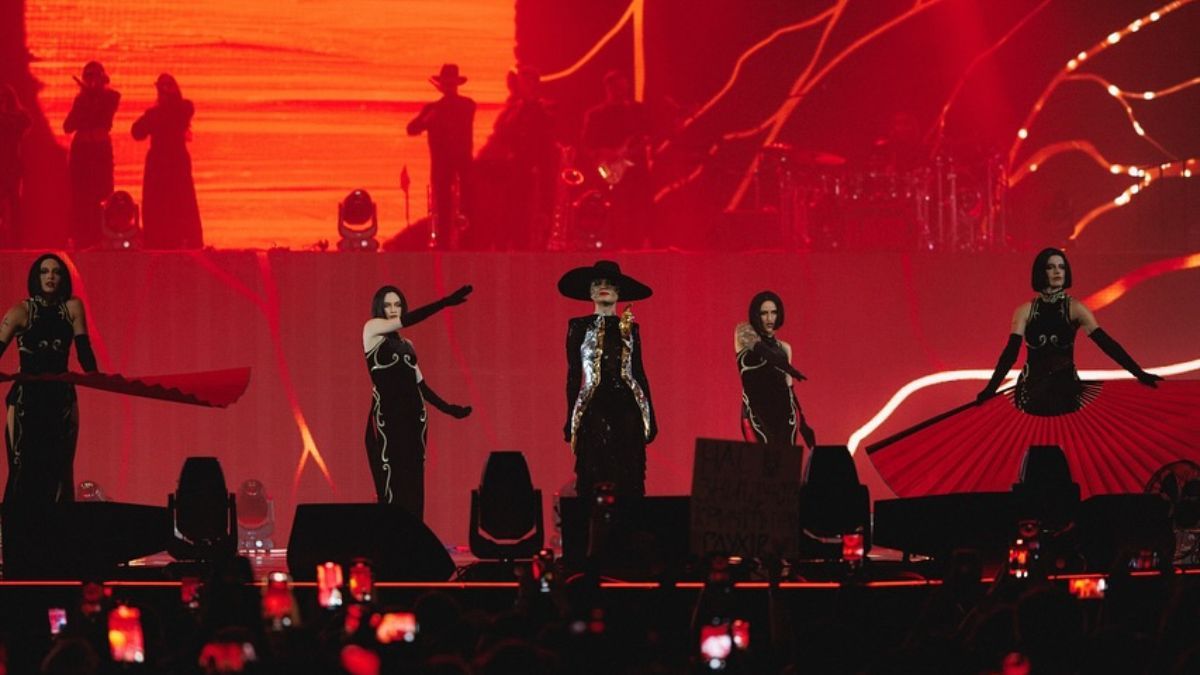 Klavdia Petrivna показала лицо публике - видео - Show24 Klavdia Petrivna показала лицо публике - видео - Show24