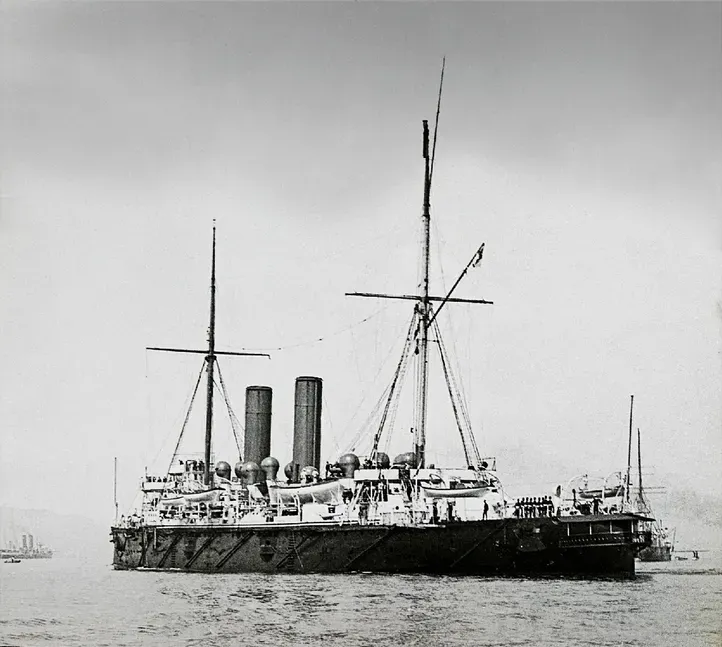 The Royal Navy крейсер HMS Hawke