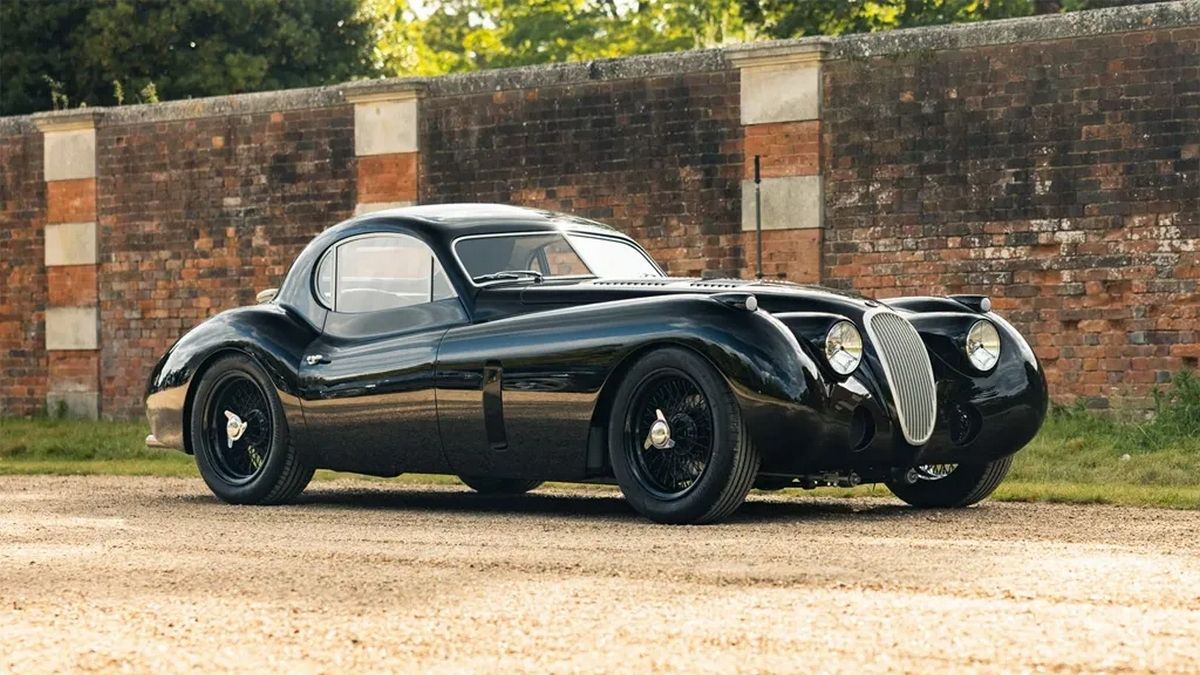 Винтажный Jaguar воссоздали с нуля, использовав старые детали Винтажный Jaguar воссоздали с нуля, использовав старые детали