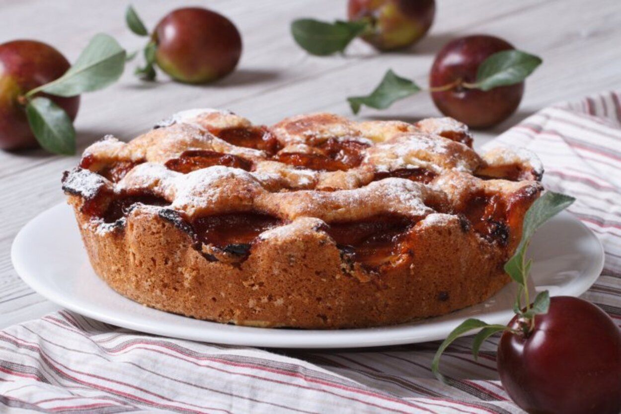 Пирог со сливами - приготовьте просто и быстро - проверенный рецепт - Новости Вкусно Пирог со сливами - приготовьте просто и быстро - проверенный рецепт - Новости Вкусно