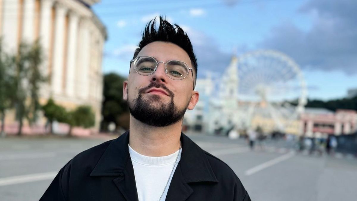 Чрезвычайно мощный взрыв, известный певец оказался в эпицентре ракетного обстрела Львова - Show24 Чрезвычайно мощный взрыв, известный певец оказался в эпицентре ракетного обстрела Львова - Show24