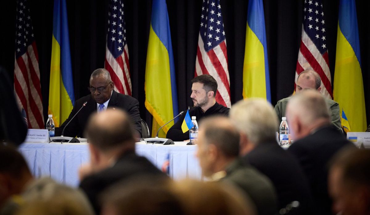 Зеленский та Остін на зустрічі "Рамштайн" Зеленский та Остін на зустрічі "Рамштайн"