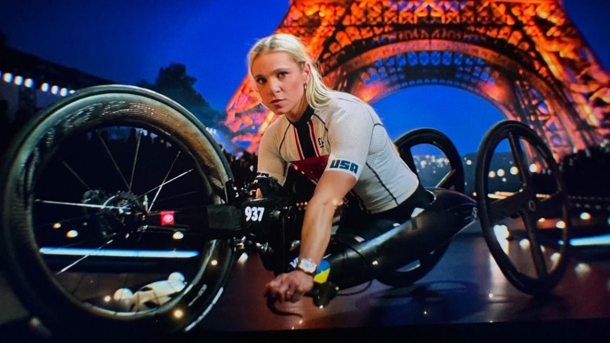 Оксану Мастерс заставили заклеить наклейку с украинским сердцем на Паралимпиаде-2024 Оксану Мастерс заставили заклеить наклейку с украинским сердцем на Паралимпиаде-2024