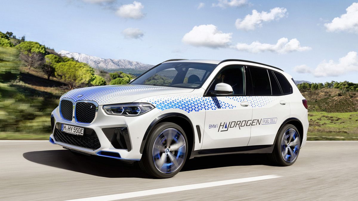 Автомобиль на водородном двигателе от BMW и Toyota выйдет к 2028 году Автомобиль на водородном двигателе от BMW и Toyota выйдет к 2028 году