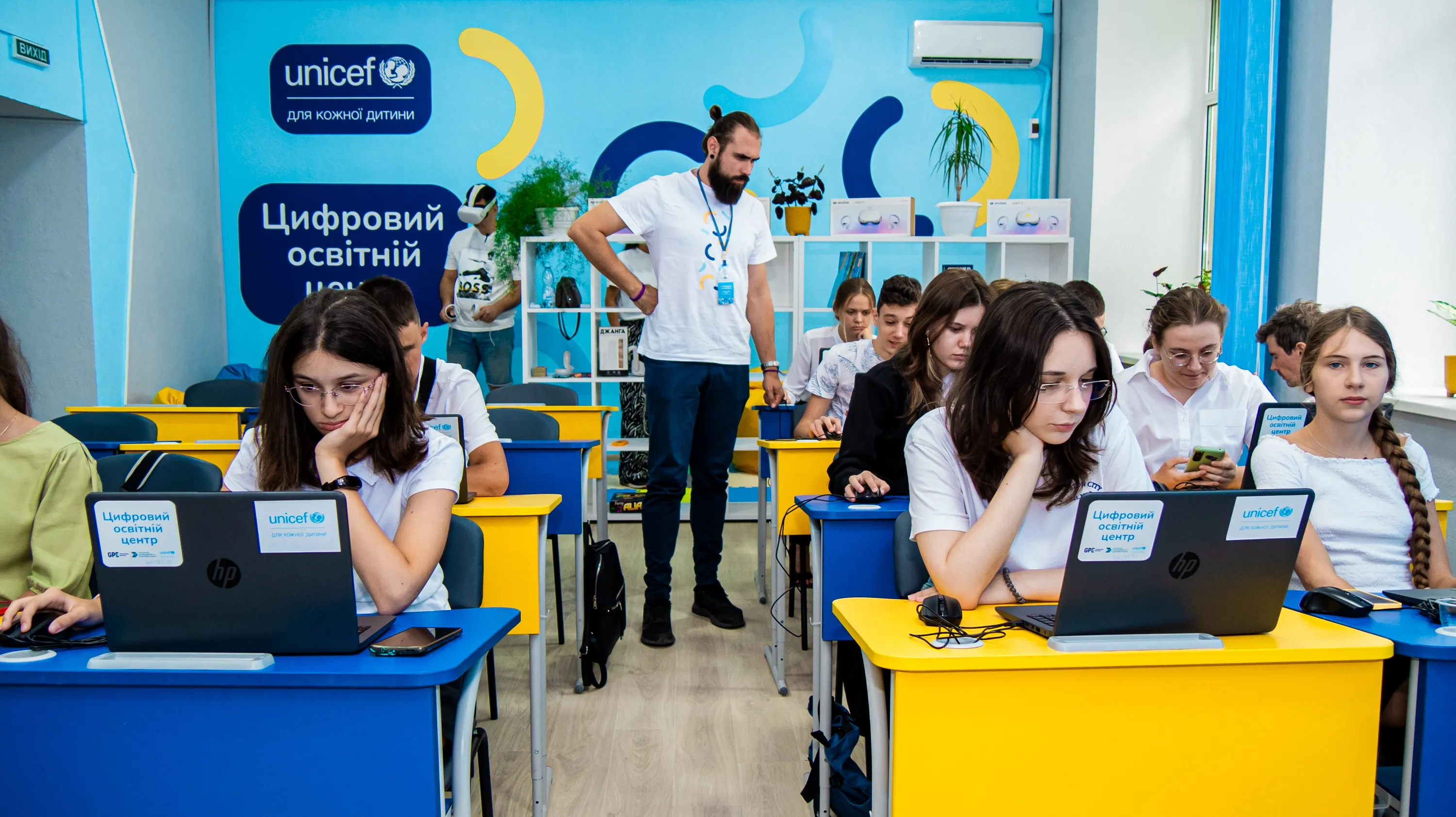 Вчителі виступають у ролі менторів Вчителі виступають у ролі менторів