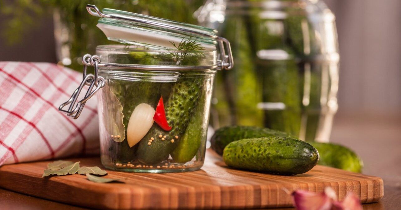 Как приготовить малосольные огурцы - проверенный рецепт на минералке за сутки - Новости Вкусно Как приготовить малосольные огурцы - проверенный рецепт на минералке за сутки - Новости Вкусно