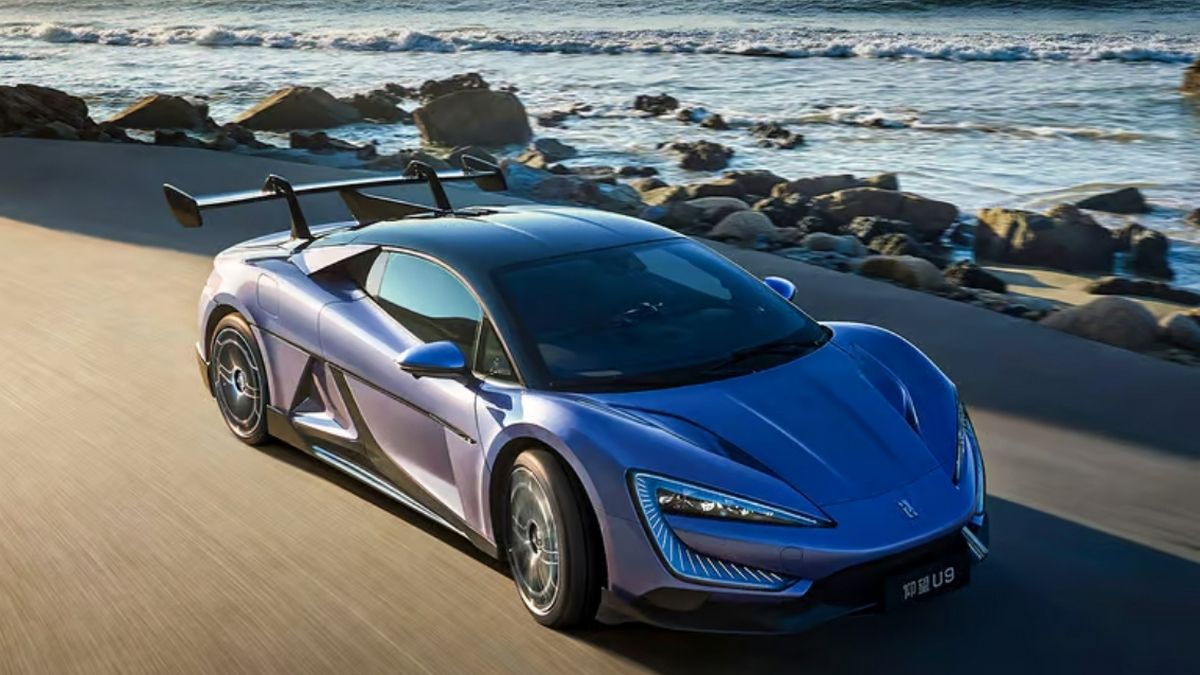 Гиперкар от YangWang может прыгать, крутиться и танцевать благодаря особой подвеске Гиперкар от YangWang может прыгать, крутиться и танцевать благодаря особой подвеске