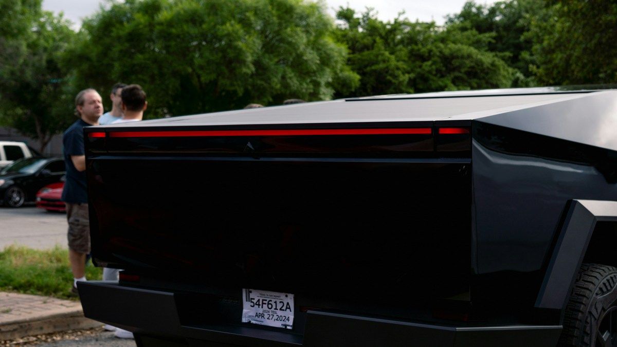 Кількість кольорів обгортки Tesla Cybertruck скоротилася до трьох Кількість кольорів обгортки Tesla Cybertruck скоротилася до трьох