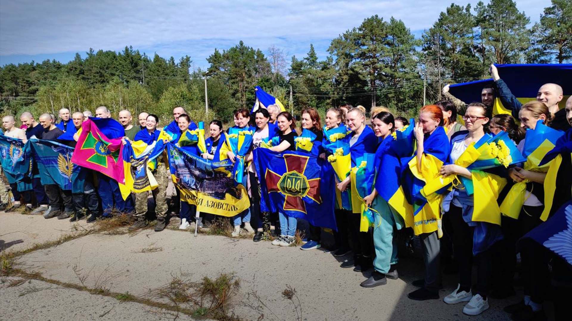 49 украинцев и украинок вернули из российского плена - 24 Канал 49 украинцев и украинок вернули из российского плена - 24 Канал