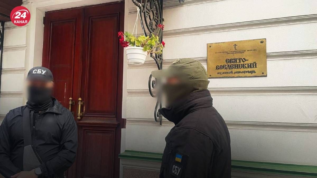 В одном из монастырей УПЦ МП в Киеве проходит обыск в одном из монастырей УПЦ МП В одном из монастырей УПЦ МП в Киеве проходит обыск в одном из монастырей УПЦ МП