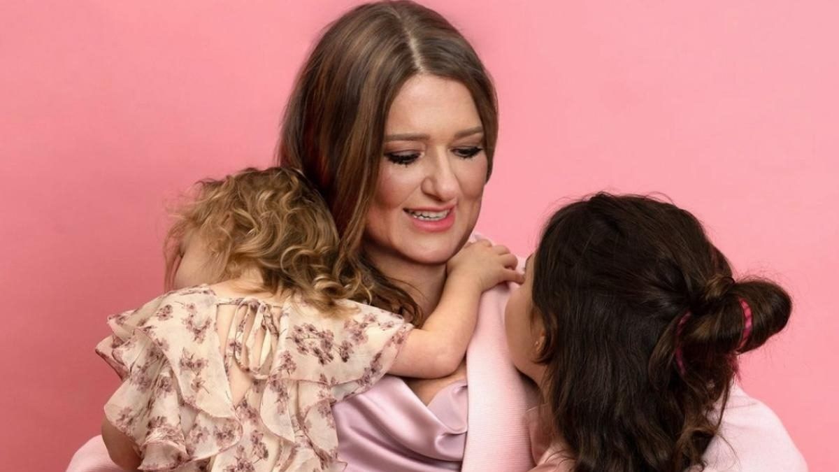 Наталья Могилевская с дочерьми Наталья Могилевская с дочерьми