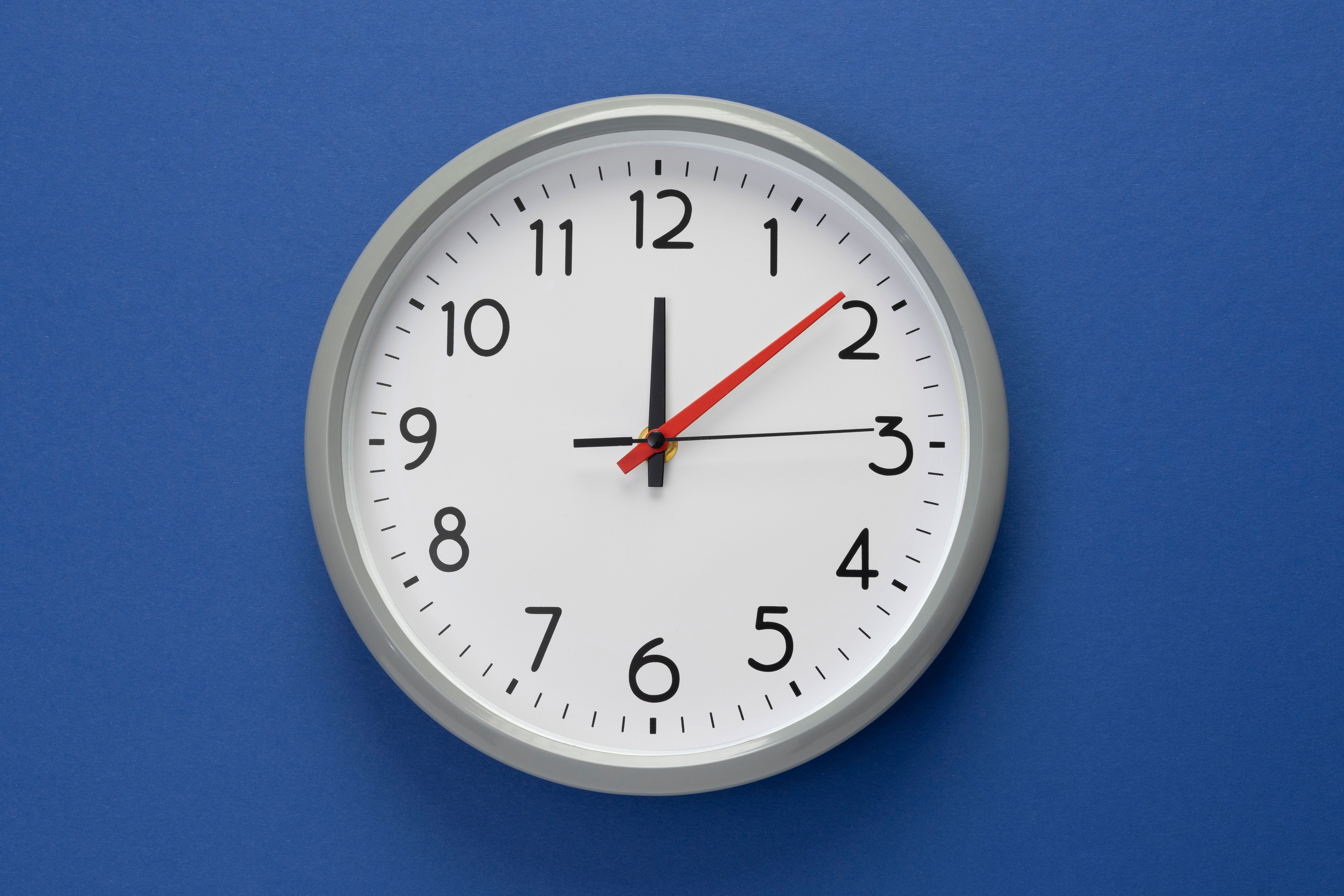 Куди переводити годинник восени Куди переводити годинник восени