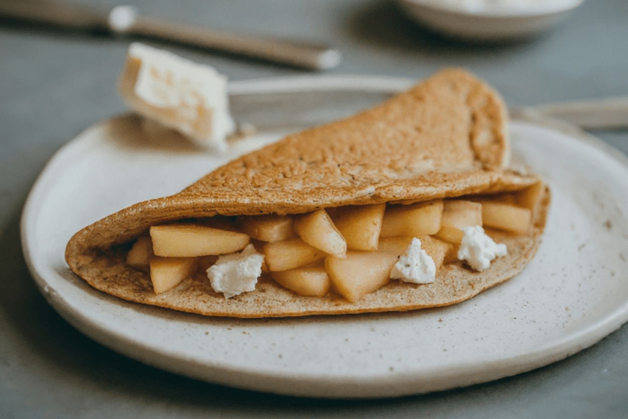 Вівсяний млинець - приготуйте з яблуками та сиром - покроковий рецепт - Новини Смачно Вівсяний млинець - приготуйте з яблуками та сиром - покроковий рецепт - Новини Смачно