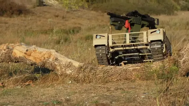 наземный дрон-гранатомет для ВСУ умеет преодолевать препятствия - фото наземный дрон-гранатомет для ВСУ умеет преодолевать препятствия - фото