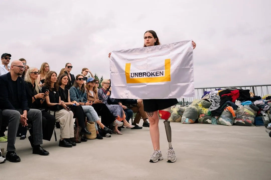 Незламні Незламні