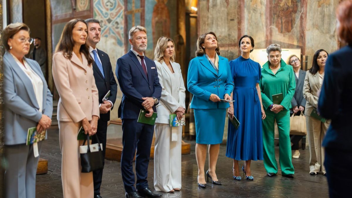 В стильном монолуке: Зеленская поразила образом на встрече с первыми леди и джентльменами - Show24 В стильном монолуке: Зеленская поразила образом на встрече с первыми леди и джентльменами - Show24