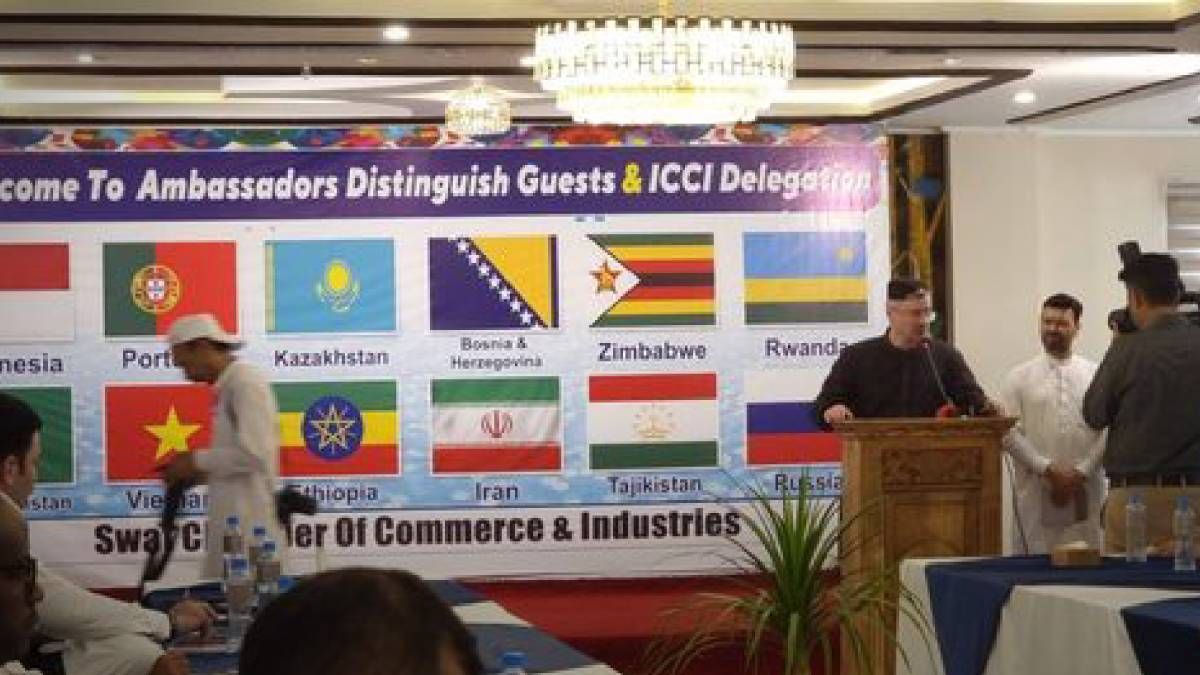 Машина, которая сопровождала посла России в Пакистане, подорвалась Машина, которая сопровождала посла России в Пакистане, подорвалась