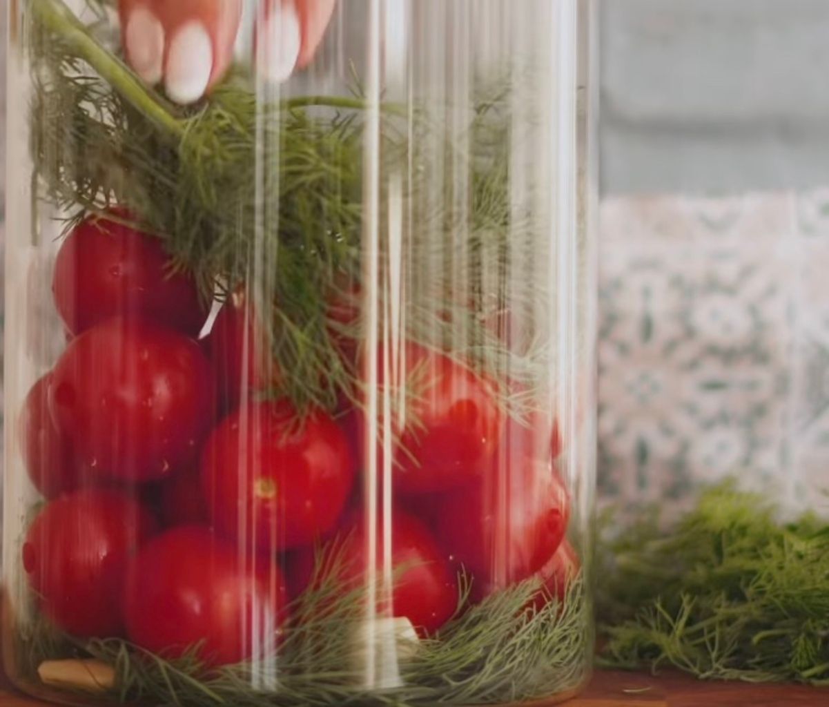 Малосольные помидоры, которые понравятся абсолютно всем Малосольные помидоры, которые понравятся абсолютно всем