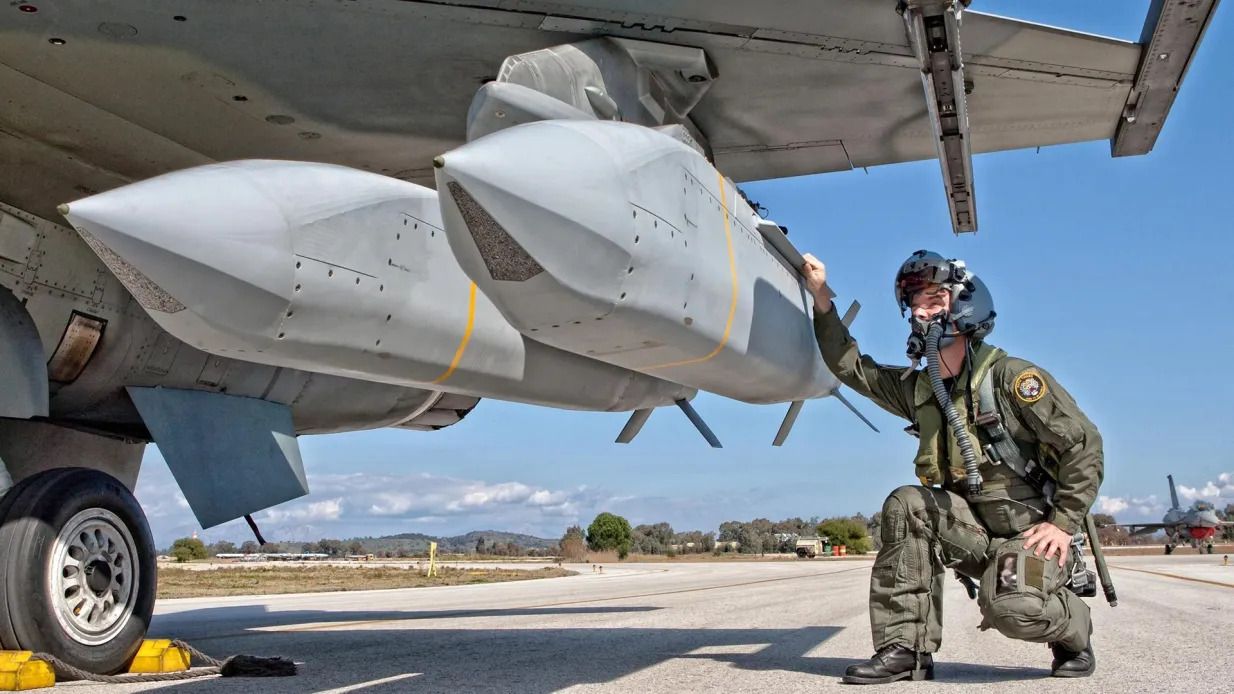 У новому пакеті від США Україна отримає бомби JSOW, здатні бити до 110 кілометрів, – ABC - 24 Канал У новому пакеті від США Україна отримає бомби JSOW, здатні бити до 110 кілометрів, – ABC - 24 Канал