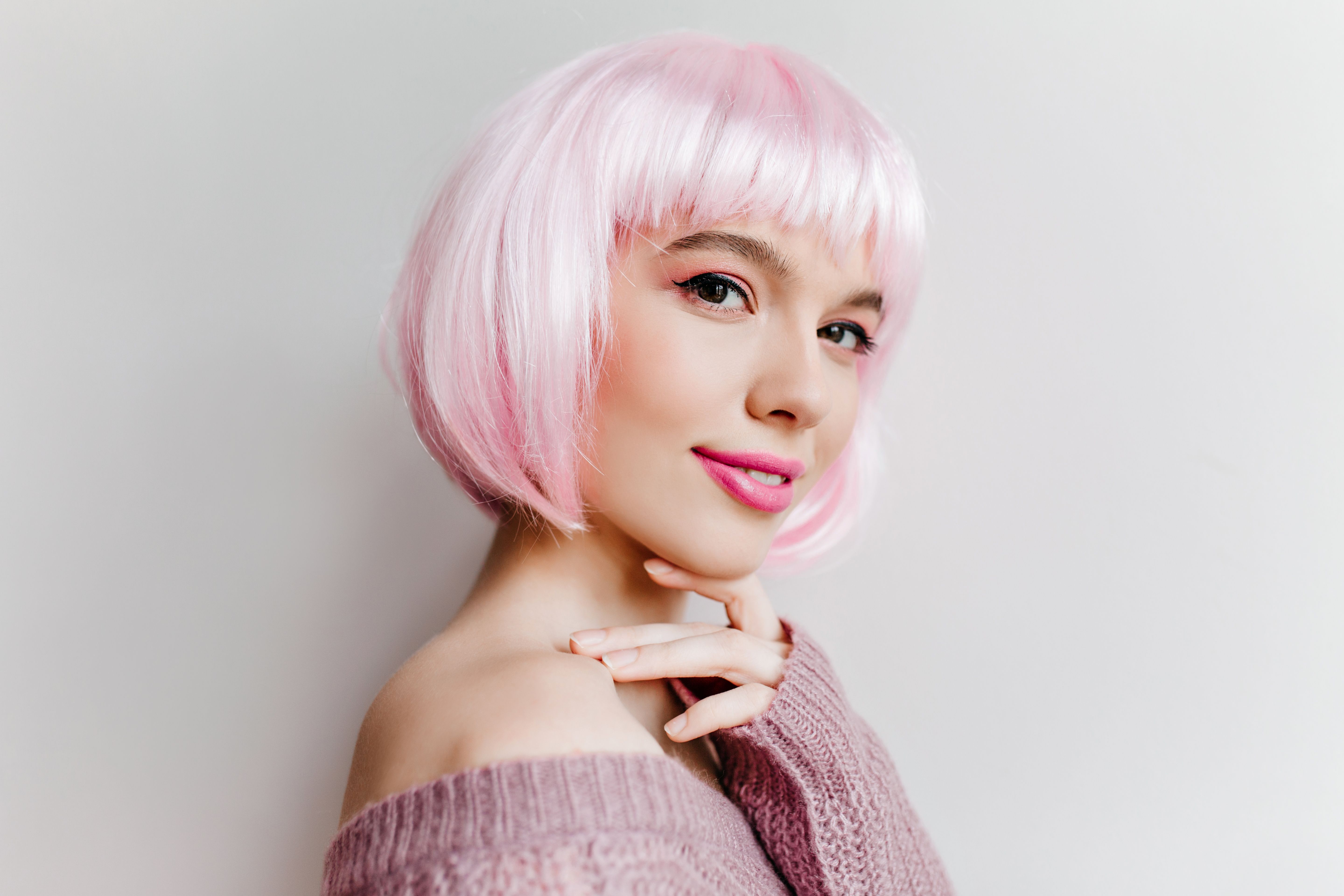 Какой украинский аналог слова "чёлка" Какой украинский аналог слова "чёлка"