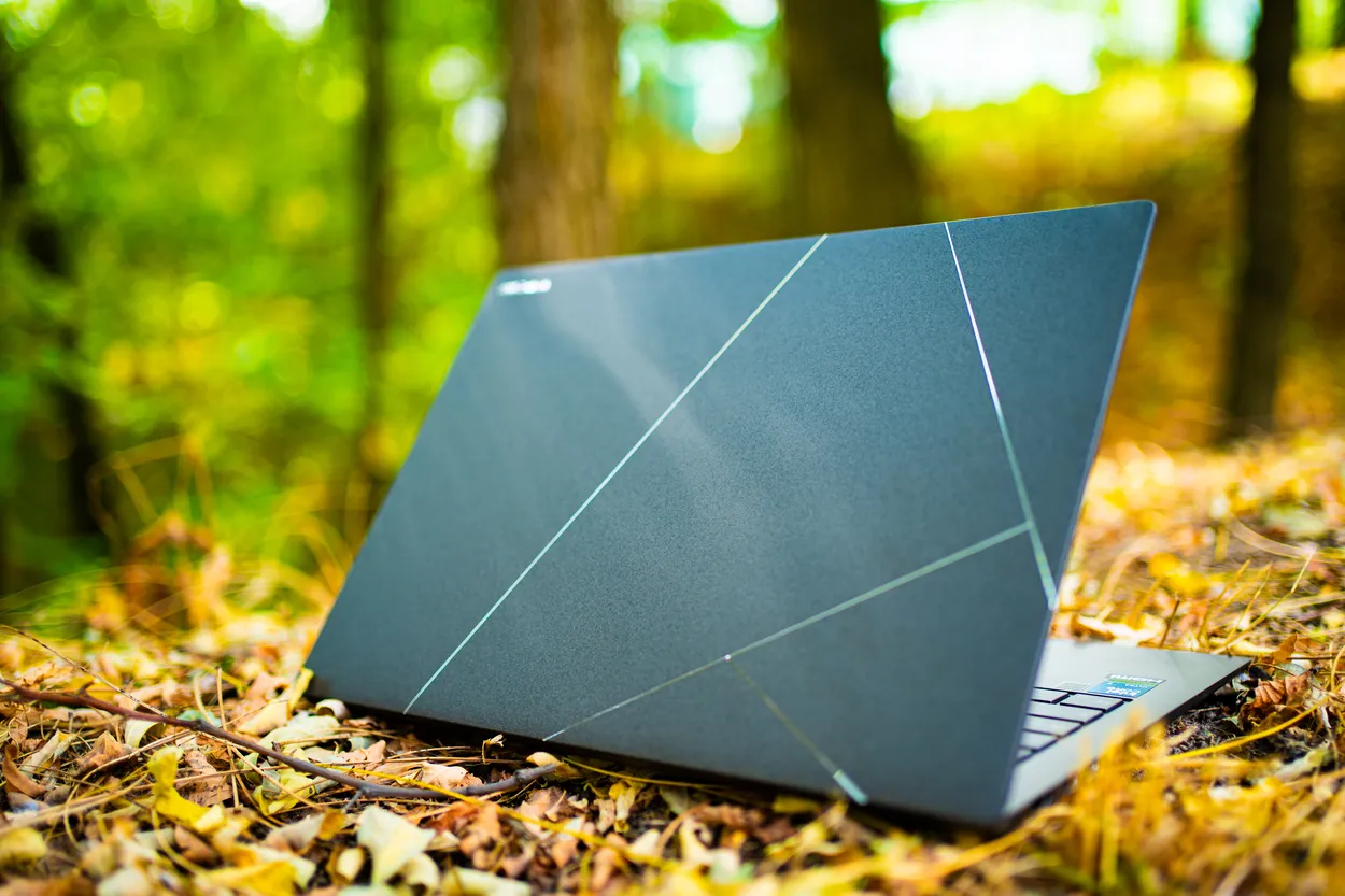 ASUS Zenbook S 14 – перший тонкий і потужний ноутбук зі штучним інтелектом вже в Україні