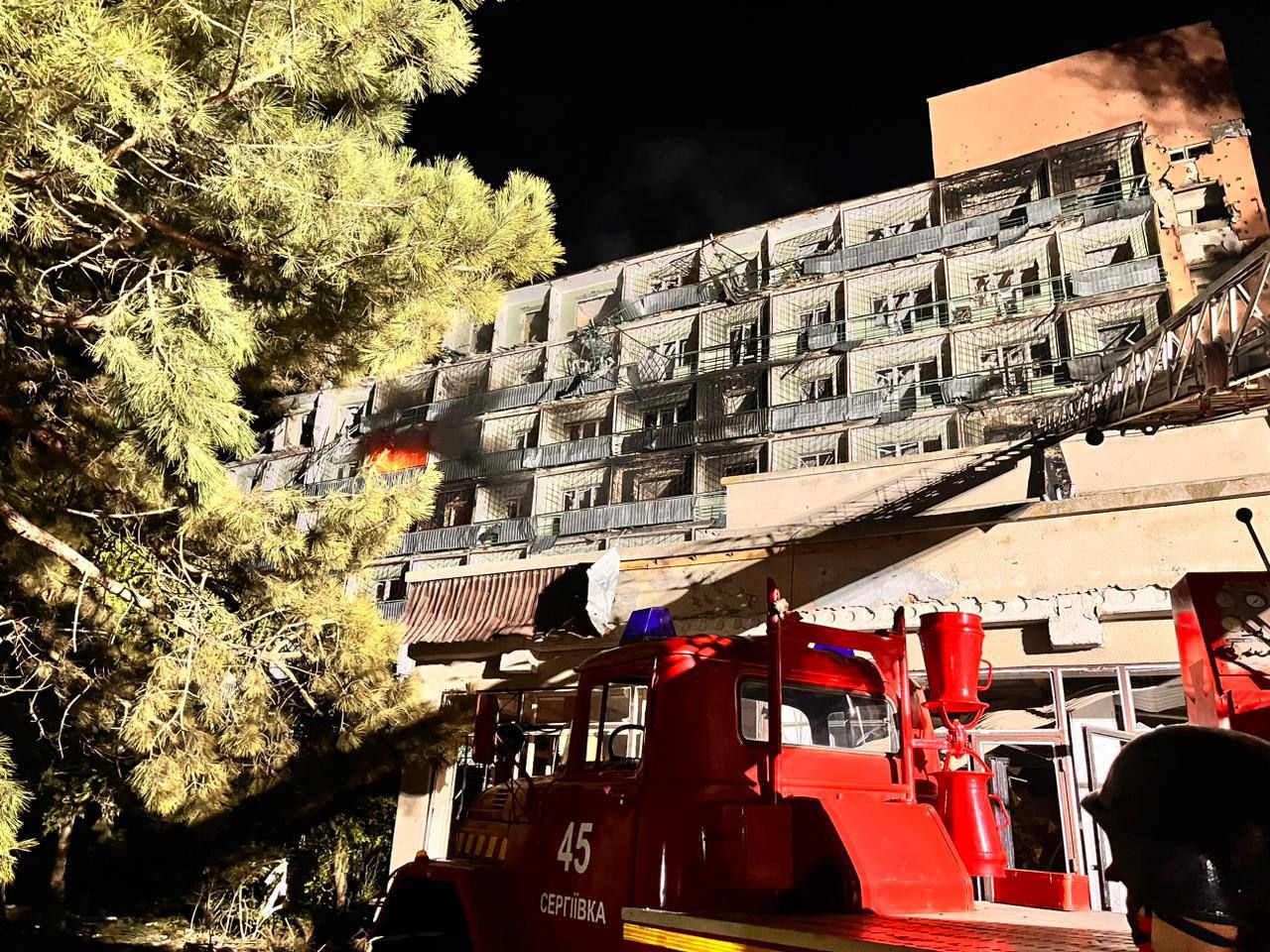 Внаслідок атаки на Одещину загорілася база відпочинку - 24 Канал Внаслідок атаки на Одещину загорілася база відпочинку - 24 Канал