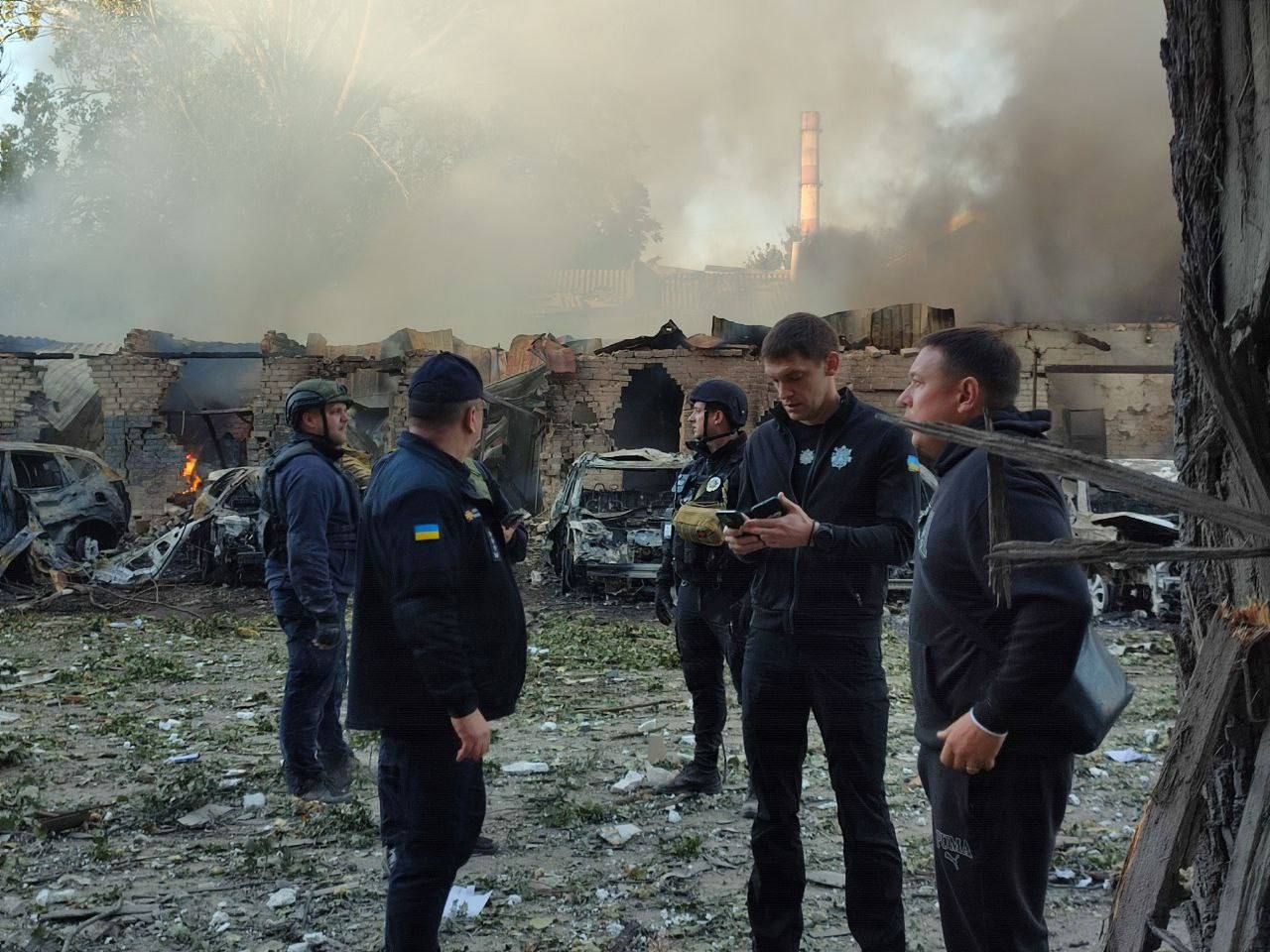 У Запоріжжі з-під завалів дістали жінку: вона жива - 24 Канал У Запоріжжі з-під завалів дістали жінку: вона жива - 24 Канал