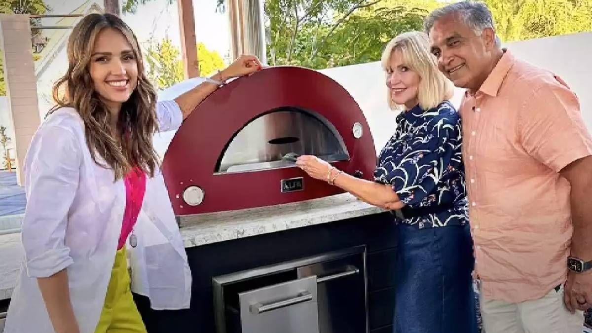 Джессика Альба сделала ценный подарок родителям, отремонтировав дом своего дедушки Джессика Альба сделала ценный подарок родителям, отремонтировав дом своего дедушки