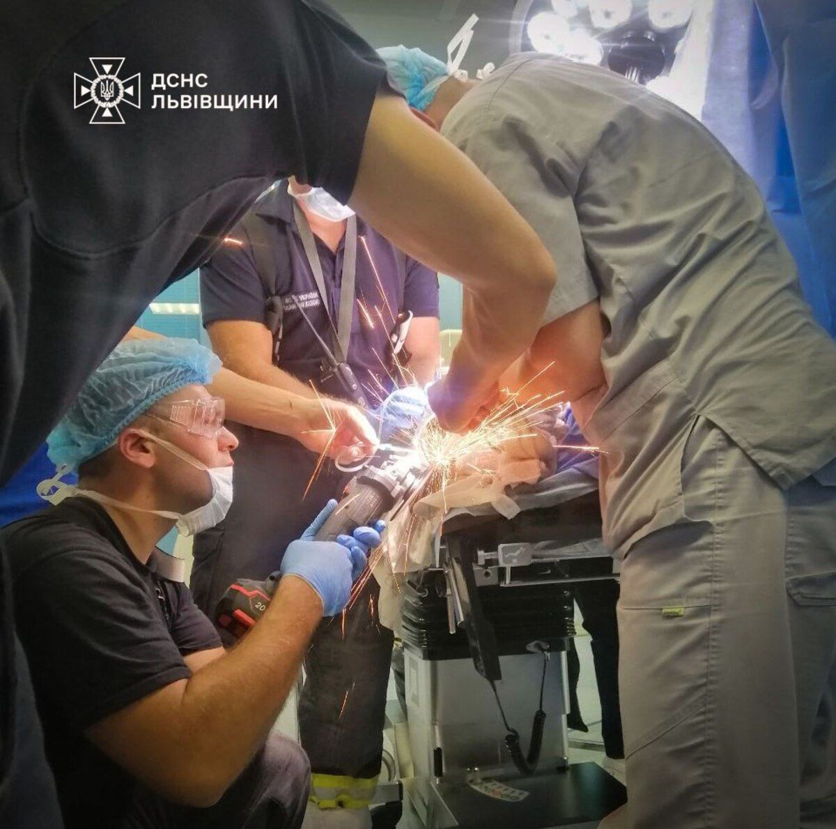 У Львові 3-річний хлопчина засунув руку в електром’ясорубку У Львові 3-річний хлопчина засунув руку в електром’ясорубку