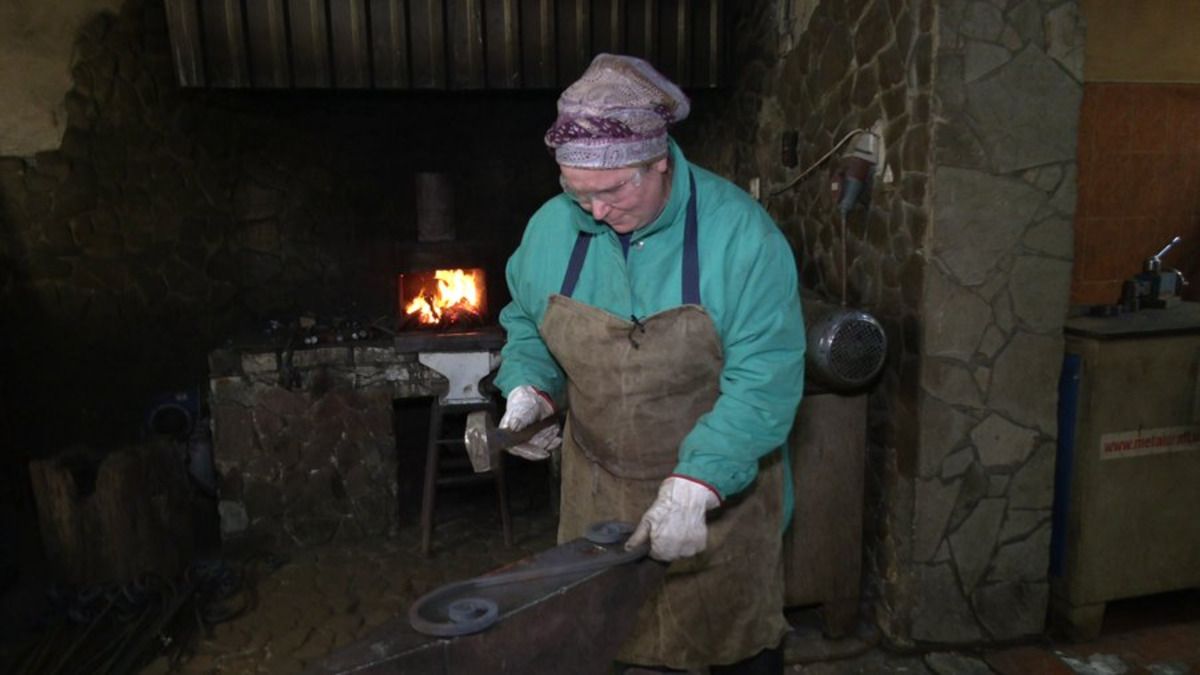 Історія жінки з Рівненщини, яка стала ковалькою