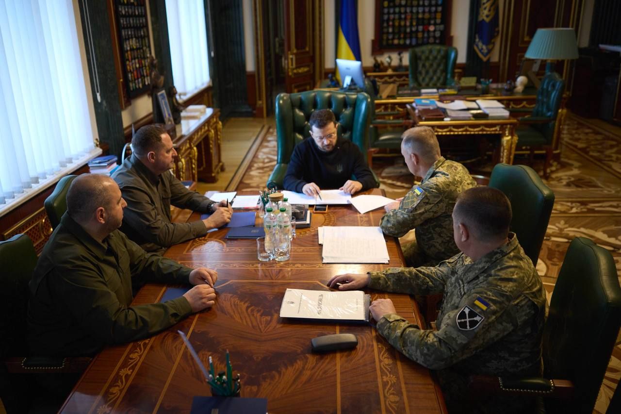 Зеленський провів важливу зустріч з Сирським, Умєровим та Баргилевичем - 24 Канал