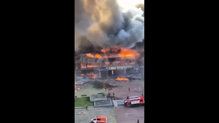 пожежа в театрі в Хабаровську, будівля обвалилася