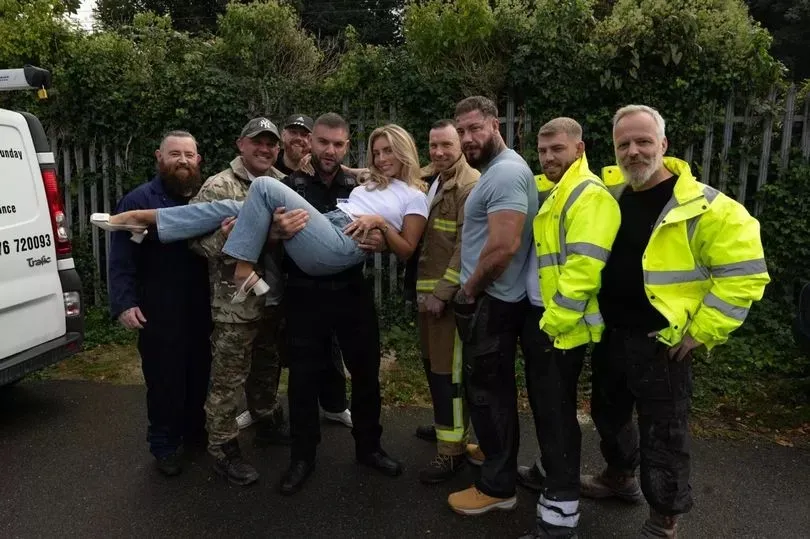 Бонни Блу с мужчинами Бонни Блу с мужчинами