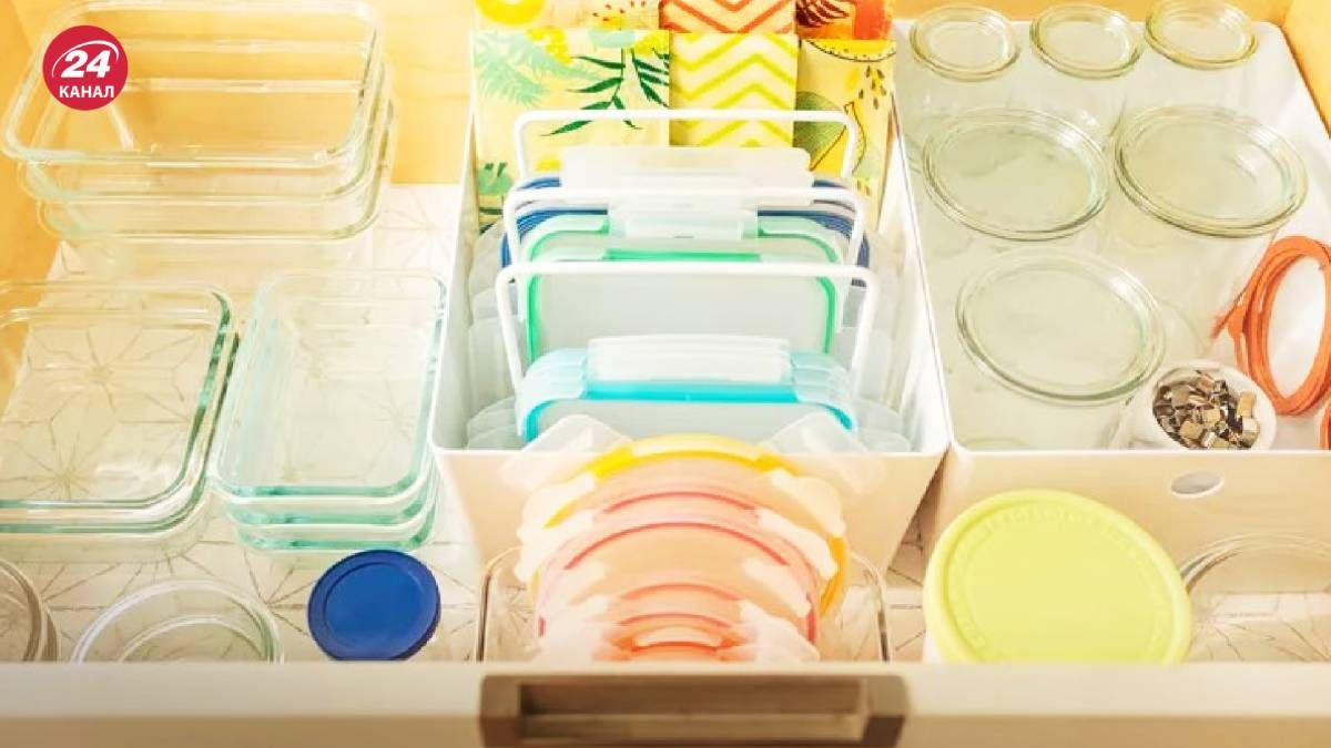 Як правильно зберігати харчові бокси на кухні, аби не було безладу Як правильно зберігати харчові бокси на кухні, аби не було безладу