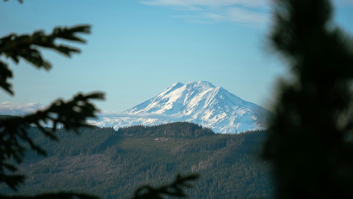 Вокруг опасного вулкана фиксируют много землетрясений Вокруг опасного вулкана фиксируют много землетрясений