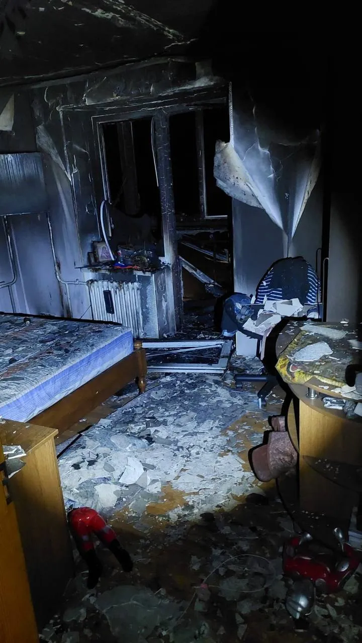 Квартира у Чорноморську після російської атаки Квартира у Чорноморську після російської атаки