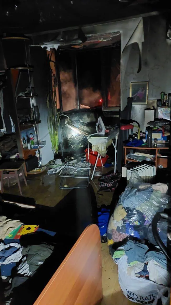 Квартира у Чорноморську після російської атаки Квартира у Чорноморську після російської атаки