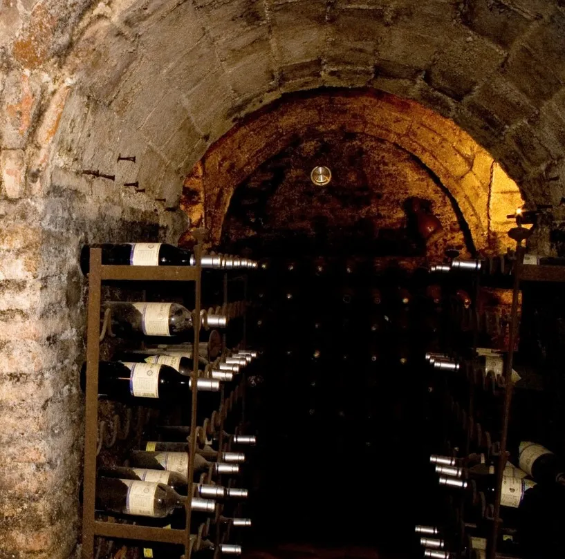 Винный погреб ресторана Каса Ботин Винный погреб ресторана Каса Ботин