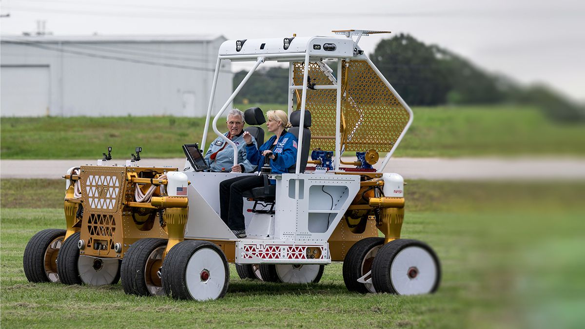 Перший прототип місяцехода NASA схожий на гігантську машину для гольфу Перший прототип місяцехода NASA схожий на гігантську машину для гольфу